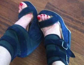 Justine Mattera feet photo thumbnail