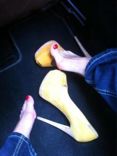 Justine Mattera feet photo thumbnail