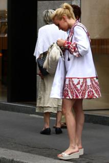 Justine Mattera feet photo thumbnail