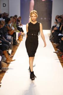 Justine Mattera feet photo thumbnail