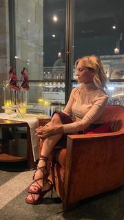 Justine Mattera feet photo thumbnail