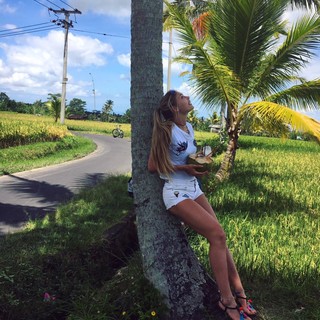 Jutta Leerdam feet photo thumbnail