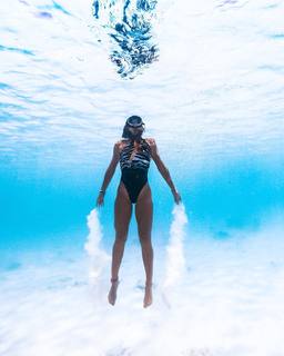 Jutta Leerdam feet photo thumbnail