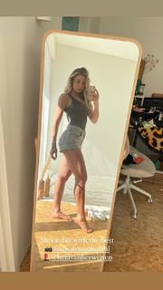 Jutta Leerdam feet photo thumbnail