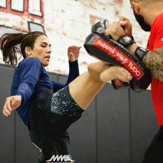 Jéssica Andrade feet photo 4