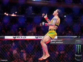 Jéssica Andrade feet photo 4