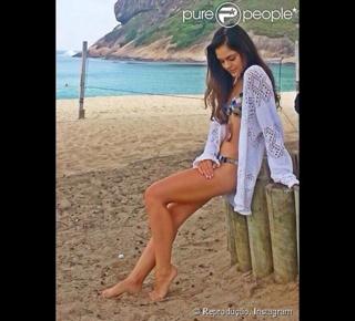 Jéssika Alves feet photo thumbnail