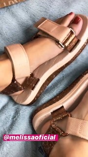 Júlia Gomes feet photo thumbnail