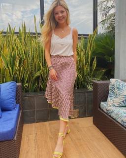 Júlia Gomes feet photo thumbnail