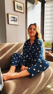 Júlia Gomes feet photo thumbnail