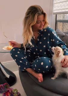 Júlia Gomes feet photo thumbnail