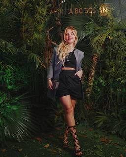 Júlia Gomes feet photo thumbnail