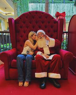 Júlia Gomes feet photo thumbnail