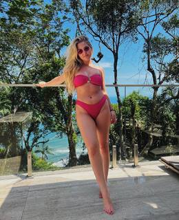 Júlia Gomes feet photo thumbnail