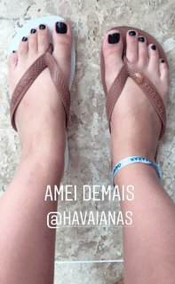 Júlia Gomes feet photo thumbnail
