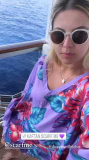 Júlia Gomes feet photo thumbnail