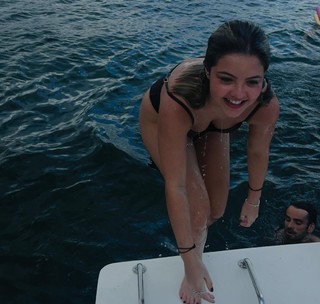 Júlia Gomes feet photo thumbnail