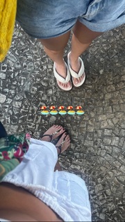 Júlia Gomes feet photo thumbnail