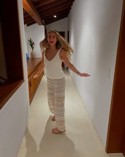 Júlia Gomes feet photo thumbnail