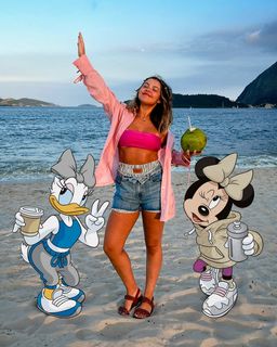 Júlia Gomes feet photo thumbnail