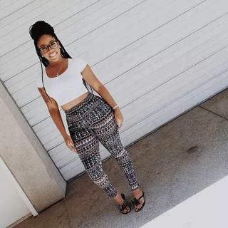 K. Michelle feet photo thumbnail