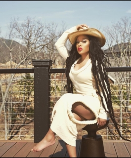 K. Michelle feet photo thumbnail