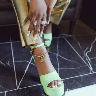 K. Michelle feet photo thumbnail