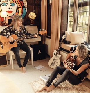 KT Tunstall feet photo 13
