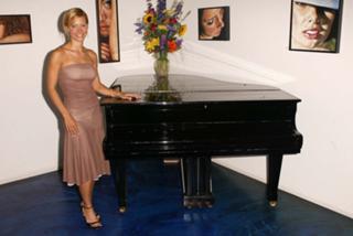 KaDee Strickland feet photo thumbnail