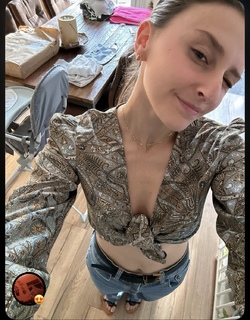 Kaatsup feet photo thumbnail