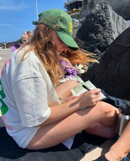Kaatsup feet photo thumbnail