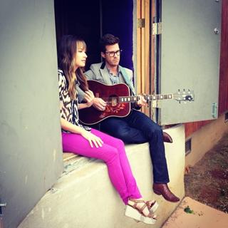 Kacey Musgraves feet photo thumbnail