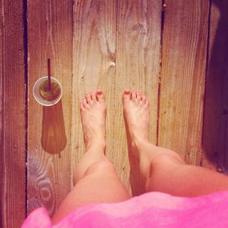 Kacey Musgraves feet photo thumbnail
