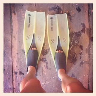 Kacey Musgraves feet photo thumbnail