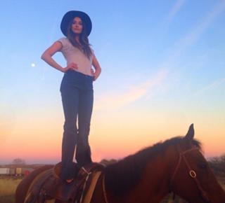 Kacey Musgraves feet photo thumbnail