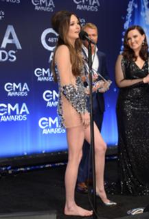 Kacey Musgraves feet photo thumbnail