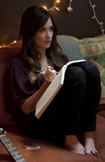 Kacey Musgraves feet photo thumbnail