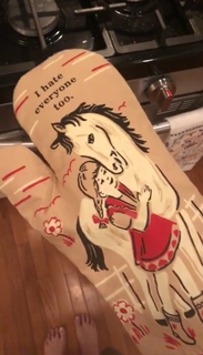 Kacey Musgraves feet photo thumbnail