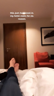 Kacey Musgraves feet photo thumbnail