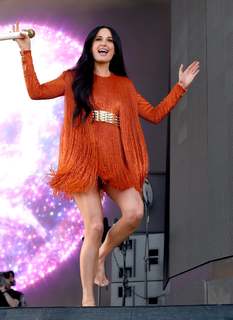 Kacey Musgraves feet photo thumbnail