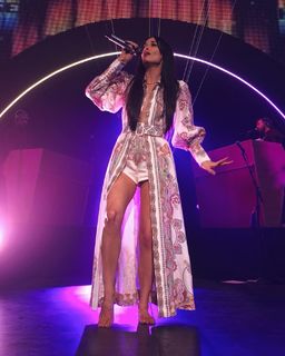 Kacey Musgraves feet photo thumbnail
