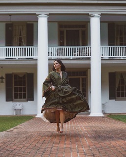 Kacey Musgraves feet photo thumbnail
