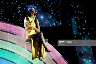 Kacey Musgraves feet photo thumbnail