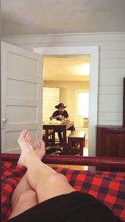 Kacey Musgraves feet photo thumbnail