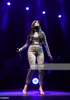 Kacey Musgraves feet photo thumbnail