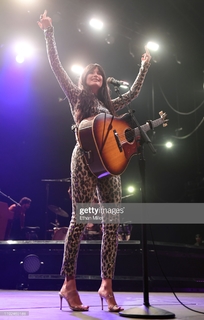 Kacey Musgraves feet photo thumbnail