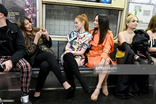 Kacey Musgraves feet photo thumbnail