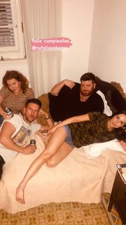 Kacey Musgraves feet photo thumbnail