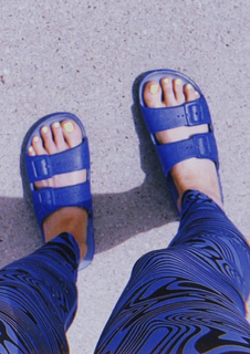 Kacey Musgraves feet photo thumbnail