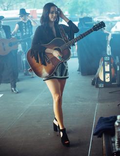 Kacey Musgraves feet photo thumbnail